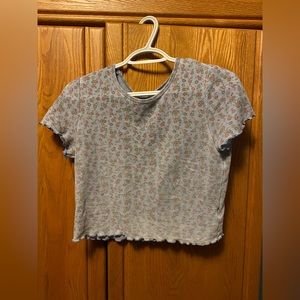 Blue floral crop top. Size: women’s medium. Brand: American Eagle.